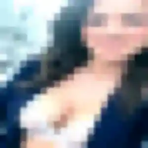 Rebecca, 23 ans, en ligne à Ablon pour un rencontre adulte