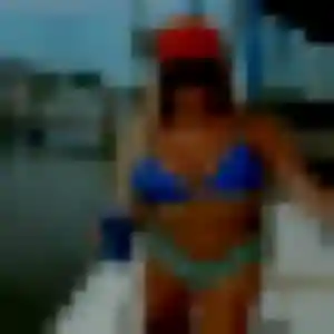 Lucinda (43 ans) à Adissan cherche un rencontre adulte aujourd'hui