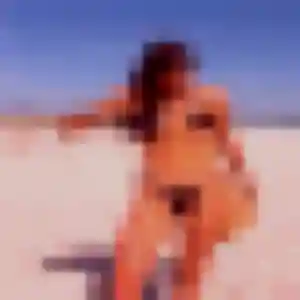 Saly (22 ans) à Ambès attend un rencontre adulte ce soir