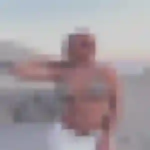 Kafui, 24 ans, en ligne à Ancône pour une rencontre coquine