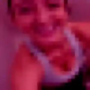 Rejoins Malika, 27 ans à Angers en t'inscrivant