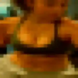Malika, 23 ans, connectée à Arlanc pour un rencontre adulte