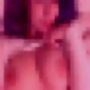 Ndèye, 20 ans, connectée à Arles-sur-Tech pour une rencontre coquine