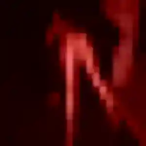 Esi, 25 ans, en ligne à Arradon pour une rencontre coquine