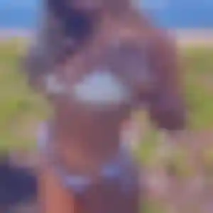 Adélaïde de Ascain, 19 ans - rencontre adulte sans prise de tête