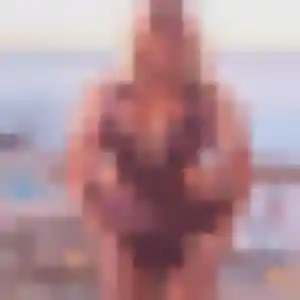 Esi, 28 ans, connectée à Auvers pour un rencontre adulte