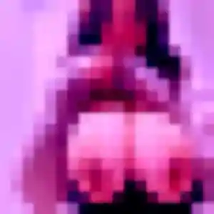 Neneh, 20 ans, connectée à Ayrens pour un rencontre adulte