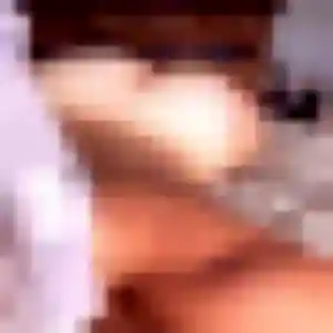 Roxane, 27 ans, connectée à Baccon pour une rencontre coquine