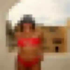 Folake (20 ans) à Bâgé-le-Châtel propose une rencontre ce soir