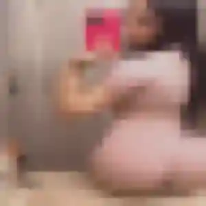 Ruth, 28 ans, en ligne à Beaurainville pour un rencontre adulte