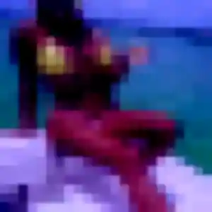 Khoudia, 34 ans, en ligne à Beynes pour une rencontre coquine