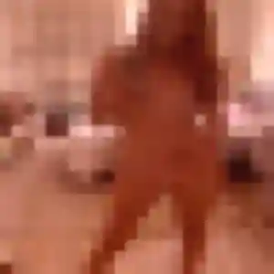 Sexy Mériem, 23 ans à Bonson - voir sa photo