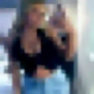 Laura (20 ans) à Braud-et-Saint-Louis propose un rencontre adulte ce soir