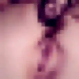 Delphine, 27 ans, en ligne à Breilly pour une rencontre coquine