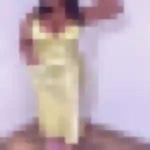 Profil de Stella à Brix (24 ans) - rencontre adulte discret