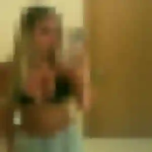 Nadia (20 ans) à Bruniquel attend un rencontre adulte maintenant