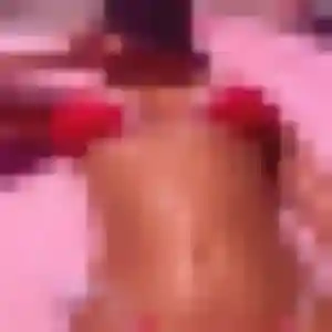 Photo sexy de Émeline, 32 ans à Burie - plan discret