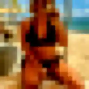 Photo privée de Yemisi, 30 ans à Cabrières-d'Avignon - rencontre coquine