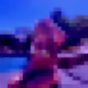 Linda, 20 ans, en ligne à Carolles pour une rencontre coquine