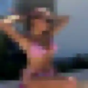 Zineb (24 ans) à Cépet cherche un rencontre adulte aujourd'hui