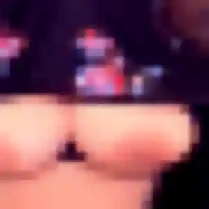 Sexy Esi, 20 ans à Champs-sur-Yonne - découvrir son profil
