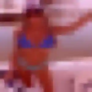 Audrey, 20 ans, en ligne à Champvans pour une rencontre coquine