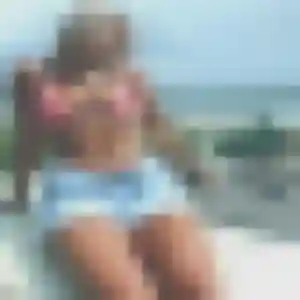 Lou, 28 ans, veut un rencontre adulte à Charbonnières-les-Vieilles