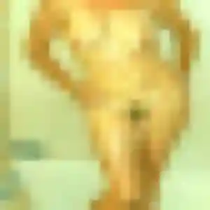 Déla (21 ans) à Chatte attend un rencontre adulte aujourd'hui