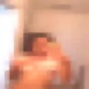 Ursule, 20 ans, disponible à Chouilly pour un rencontre adulte