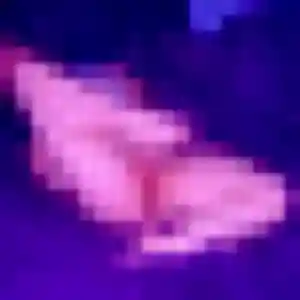 Sexy Esi, 21 ans à Cornille - la contacter