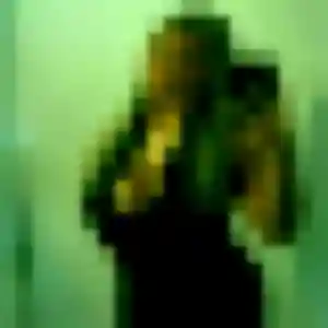 Lola, femme de 20 ans cherche rencontre adulte à Cornillé