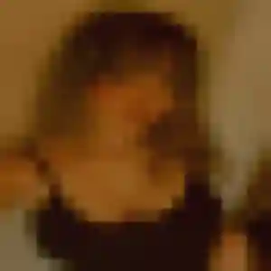 Laura de Cossaye, 33 ans - rencontre adulte discret