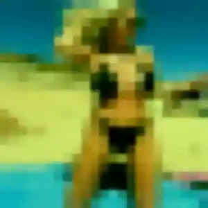 Gnilane, 24 ans, connectée à Couches pour un rencontre adulte