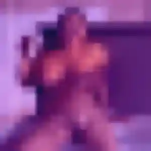 Photo de Rébecca à Cuts (28 ans) - rencontre adulte sans inscription
