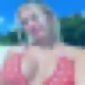 Rejoins Gladys, 24 ans à Deluz gratuitement