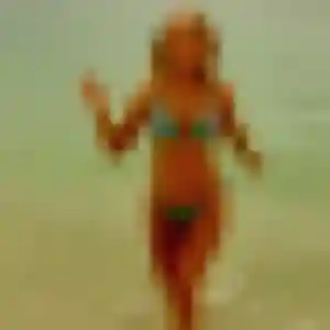 Charmante Salomé, 35 ans à Douzens - voir sa photo