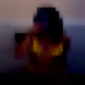 Découvre Adélaïde, 45 ans à Durban-Corbières en privé