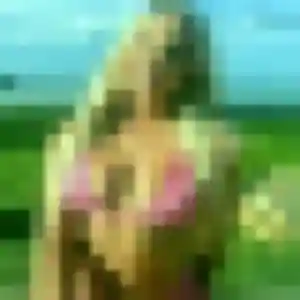 Fanta, 27 ans, connectée à Échallon pour un rencontre adulte