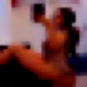 Marina, 37 ans, connectée à Erre pour un rencontre adulte