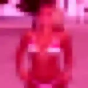 Henriette (20 ans) à Escoutoux propose un rencontre adulte ce soir
