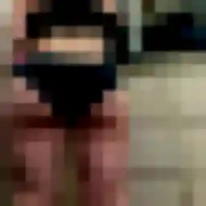 Khadija, 19 ans, en ligne à Estissac pour un rencontre adulte