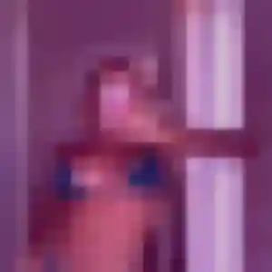 Photo exclusive de Adja, 21 ans à Étival-Clairefontaine - plan discret