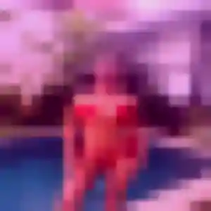 Adjoua, 21 ans, cherche un rencontre adulte à Faye-l'Abbesse