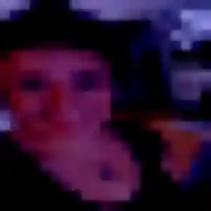 Nafi, 19 ans, connectée à Feucherolles pour une rencontre coquine