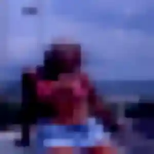 Njeri, femme de 19 ans propose rencontre adulte à Flixecourt