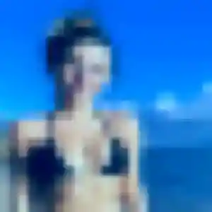 Nadège (22 ans) à Frépillon attend un rencontre adulte maintenant