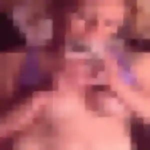 Rejoins Ayélé, 21 ans à Fresnoy-la-Rivière en privé