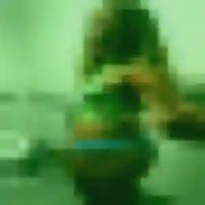 Mabinty, 23 ans, en ligne à Fréterive pour une rencontre coquine