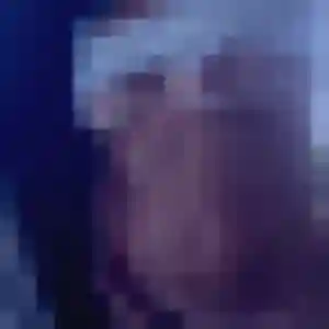 Nafi, 21 ans, connectée à Frozes pour une rencontre coquine