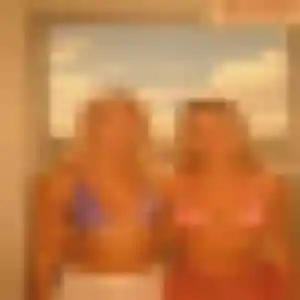 Photo sexy de Téning, 20 ans à Givry - rencontre coquine